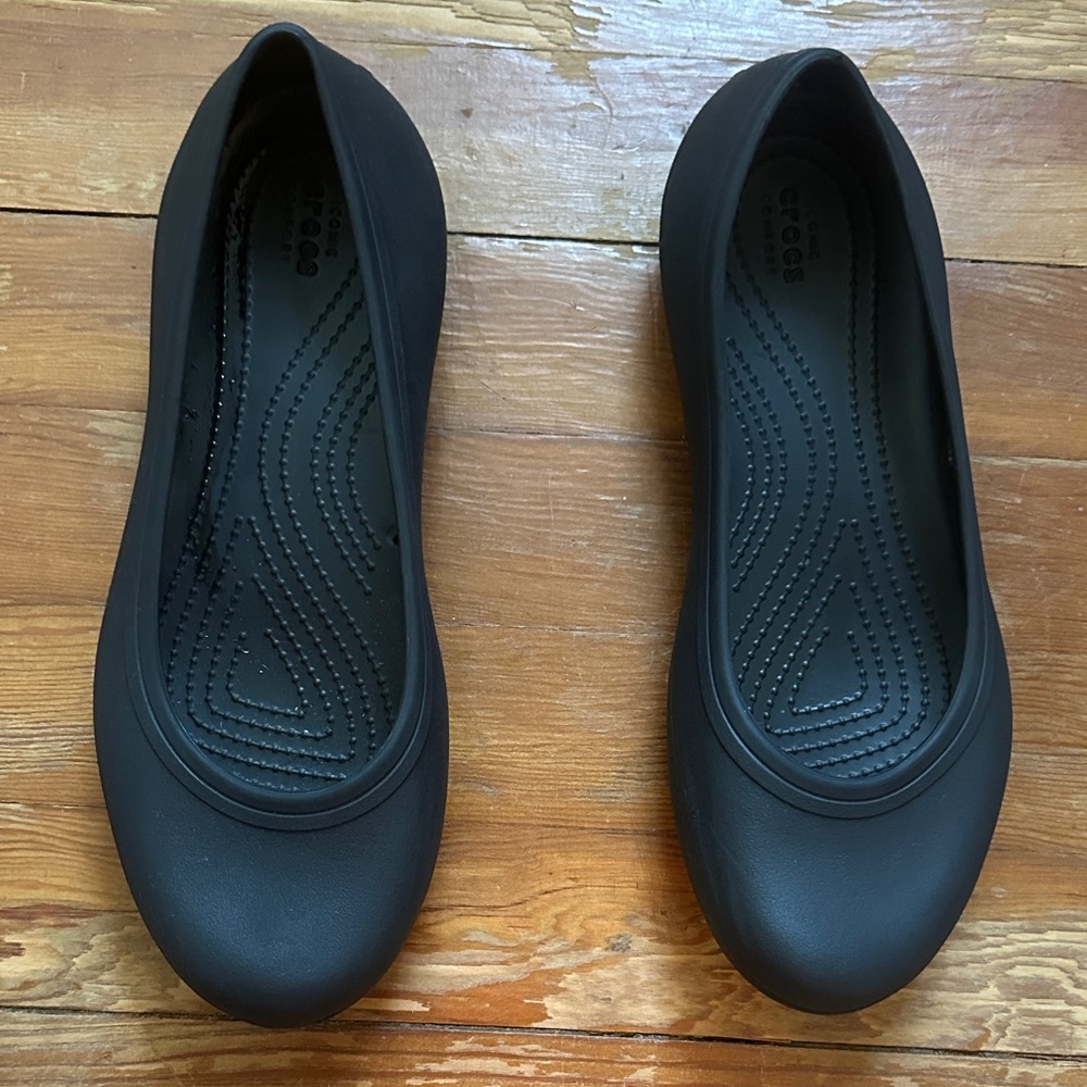 CROCS Women's Classic Black Loafers size 10 like new
